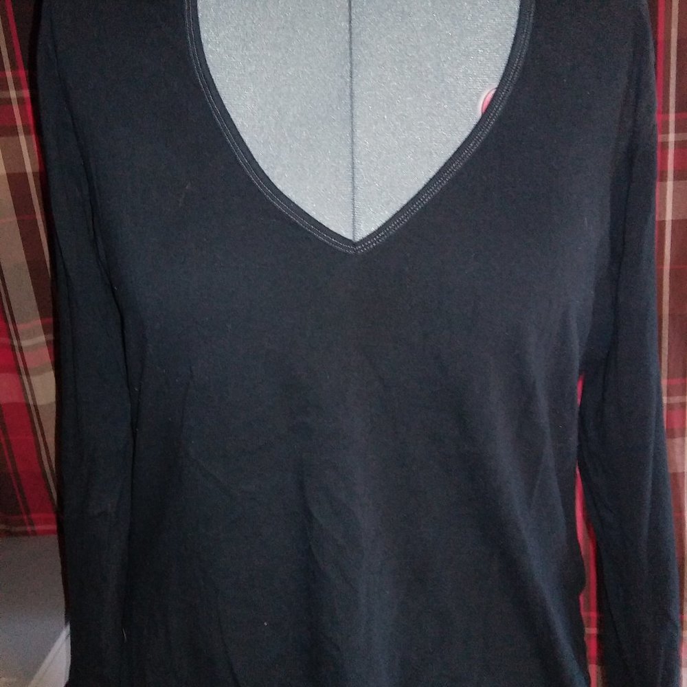 *3 for 18* Old Navy black hooded longsleeve tee
